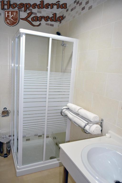 Hospederia Laredo Hotel La Carlota Bilik gambar