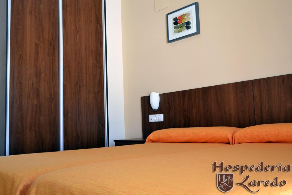 Hospederia Laredo Hotel La Carlota Bilik gambar